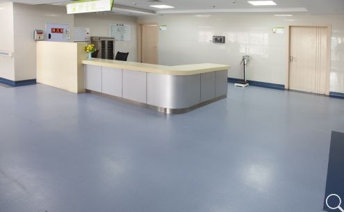 資深廠家告訴你，醫(yī)院pvc塑膠地板膠非選不可的理由【騰方PVC地板】